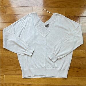 V-Neck Light oatmeal colored lilla p Women's Sweater size medium